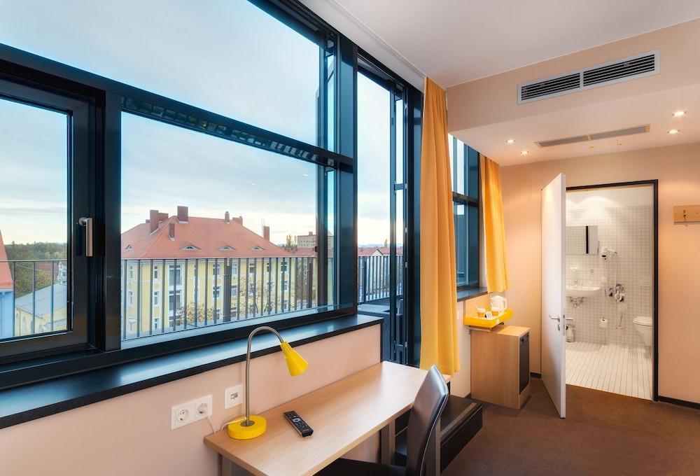 B&B Hotel Muenchen-Moosach ภายนอก รูปภาพ
