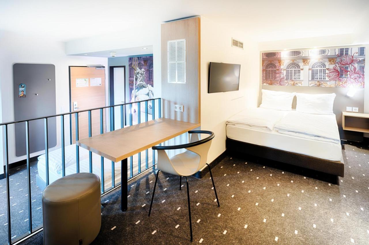 B&B Hotel Muenchen-Moosach ภายนอก รูปภาพ
