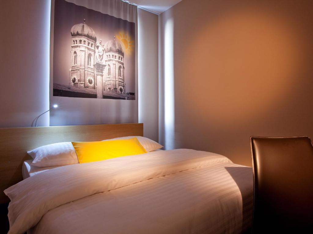 B&B Hotel Muenchen-Moosach ภายนอก รูปภาพ