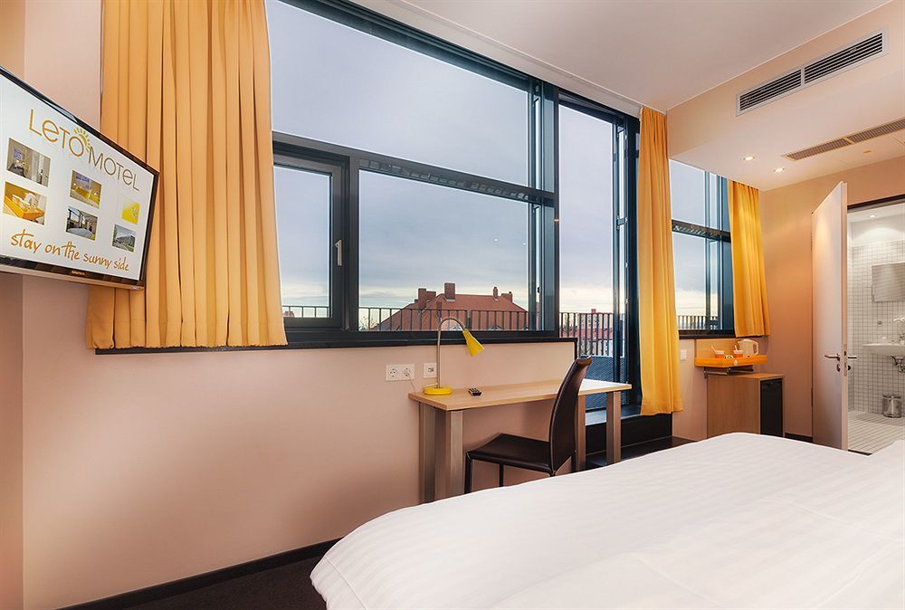 B&B Hotel Muenchen-Moosach ภายนอก รูปภาพ